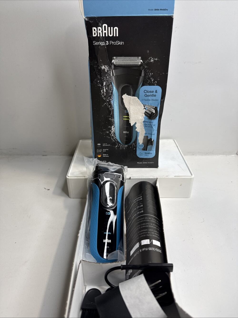 Braun Series 3 Proskin 3040s Wet & Dry Electric Shaver